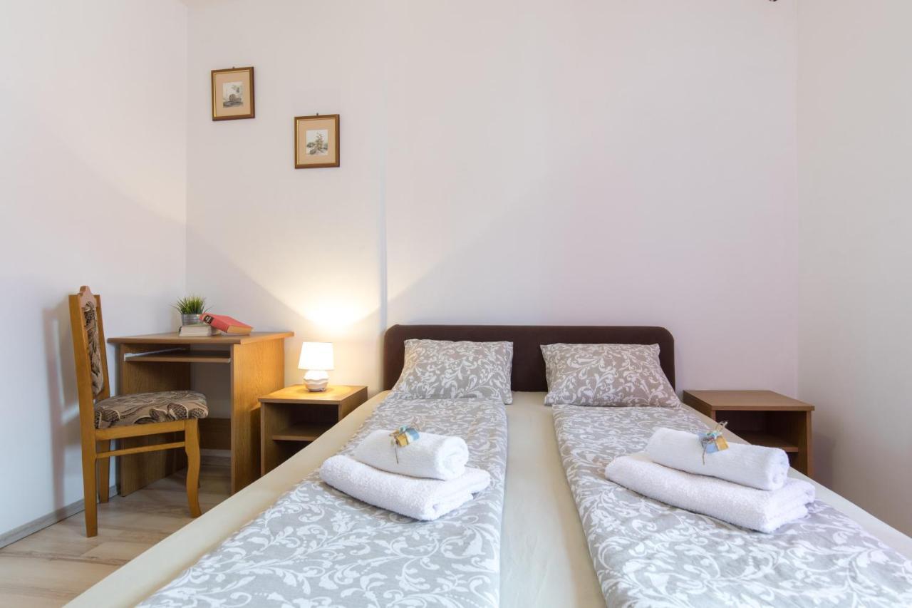 Pape Punat Apartmani I Sobe エクステリア 写真