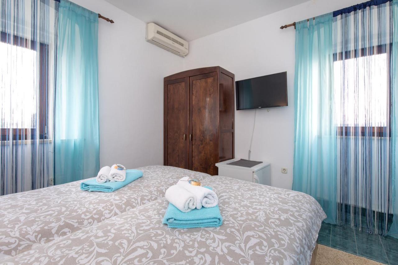 Pape Punat Apartmani I Sobe エクステリア 写真