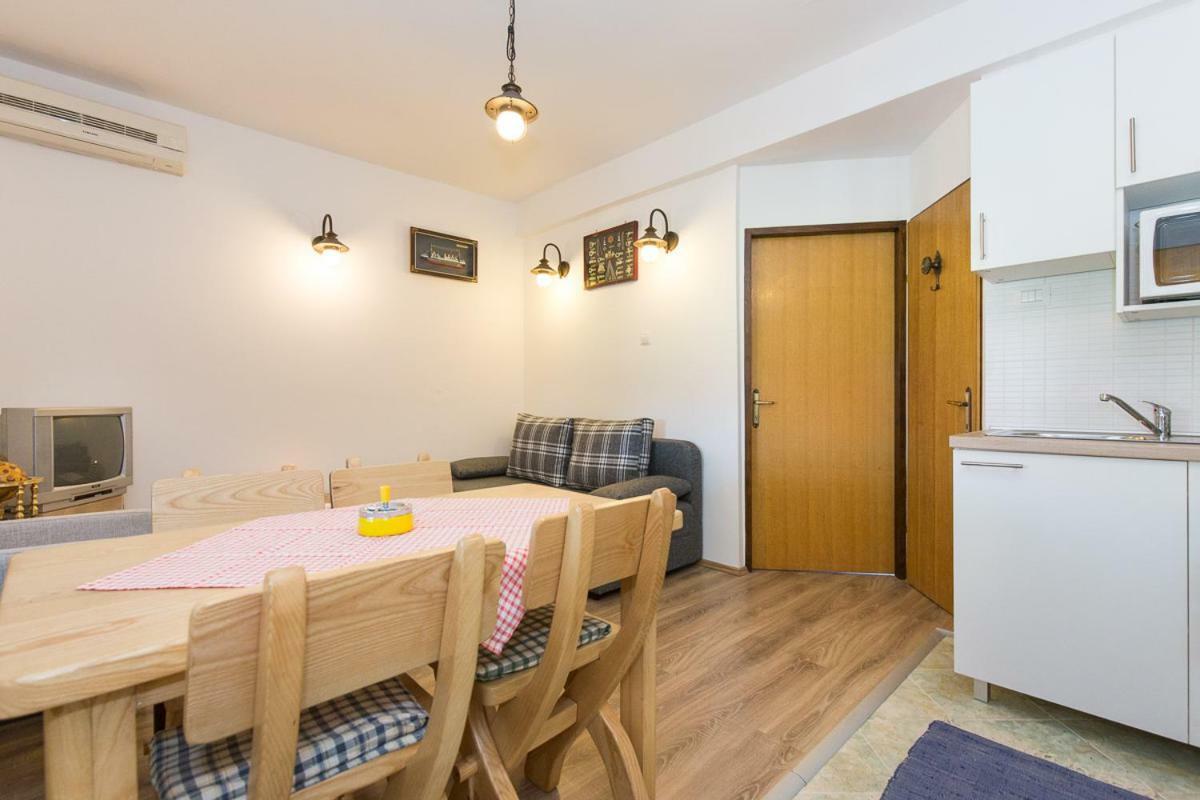 Pape Punat Apartmani I Sobe エクステリア 写真