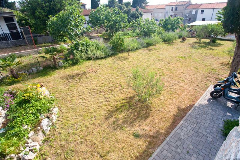 Pape Punat Apartmani I Sobe エクステリア 写真